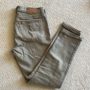 Madewell men’s athletic slim garment dyed jeans